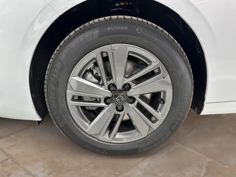 Peugeot 308 5P Style BlueHDi 130 S&S EAT8