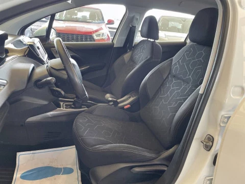 Peugeot 2008 Active 1.2L PureTech 82