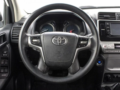 Toyota Land Cruiser 2.8D-4D 150KW VX 204 5P 7 Plazas