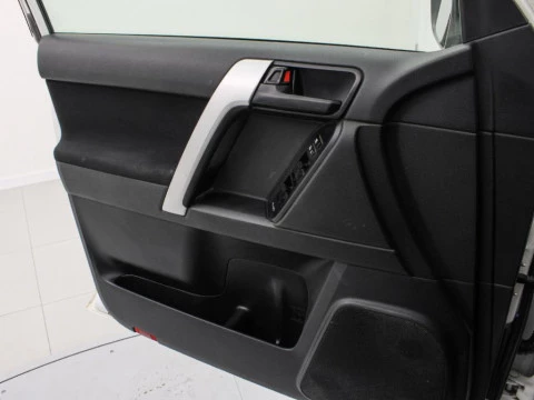 Toyota Land Cruiser 2.8D-4D 150KW VX 204 5P 7 Plazas