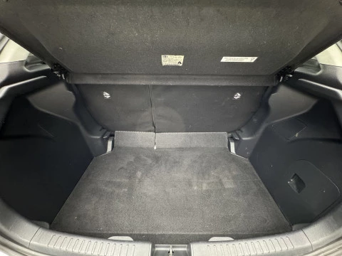 Toyota Yaris 1.5 120H Business Plus
