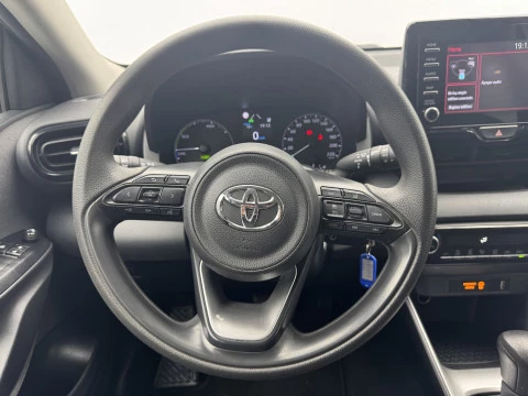 Toyota Yaris 1.5 120H Business Plus