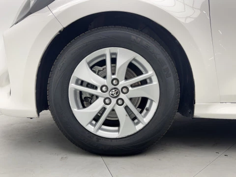 Toyota Yaris 1.5 120H Business Plus