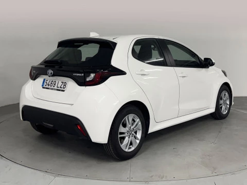 Toyota Yaris 1.5 120H Business Plus