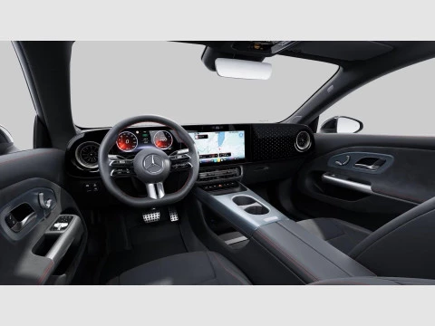 Mercedes-Benz CLA  180 con tecnologia hibrida