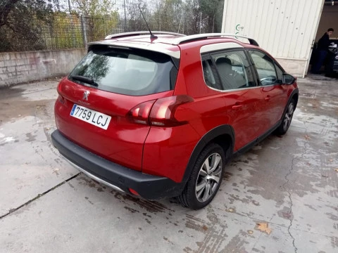 Peugeot 2008 Allure BlueHDI 100 S&S BVM6