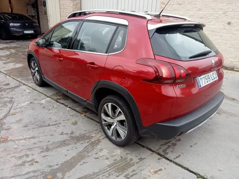 Peugeot 2008 Allure BlueHDI 100 S&S BVM6