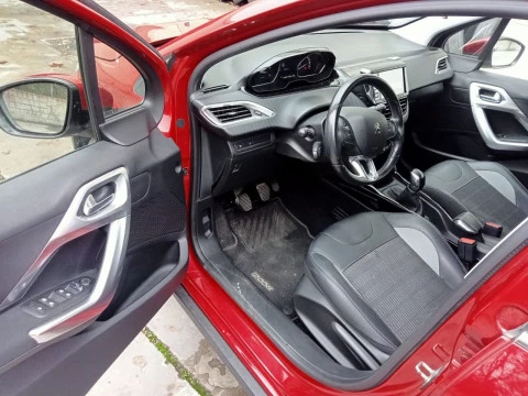 Peugeot 2008 Allure BlueHDI 100 S&S BVM6