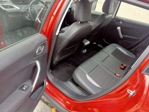 Peugeot 2008 Allure BlueHDI 100 S&S BVM6