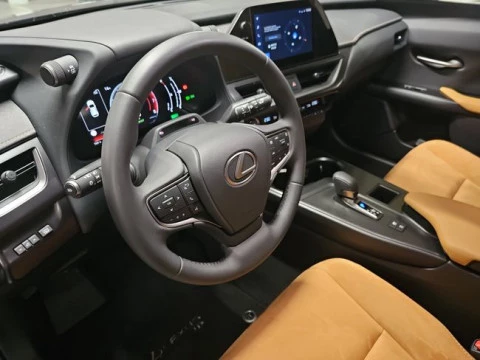 Lexus UX 2.0 300h UX Plus