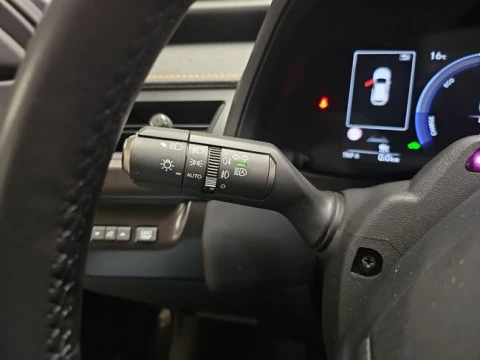 Lexus UX 2.0 300h UX Plus