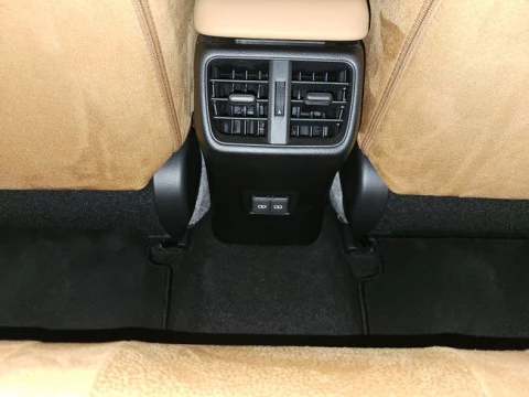 Lexus UX 2.0 300h UX Plus