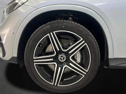 Mercedes-Benz GLC 300 e 4MATIC con tecnología híbrida EQ