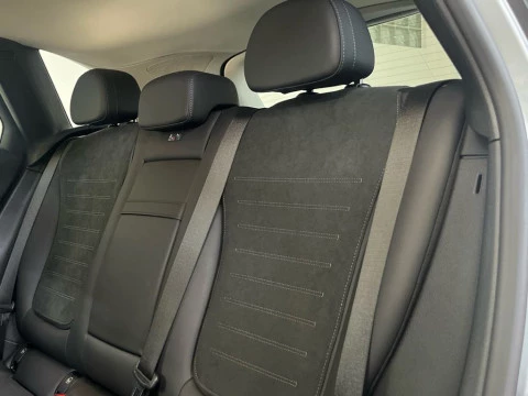 Mercedes-Benz GLC 300 e 4MATIC con tecnología híbrida EQ