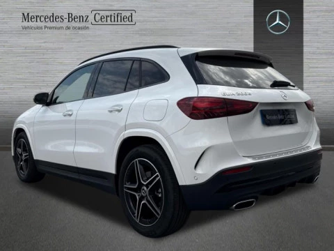Mercedes-Benz GLA  200 d
