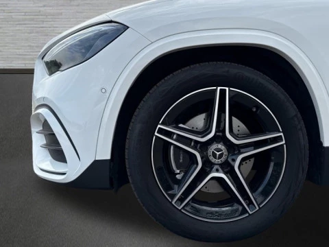 Mercedes-Benz GLA  200 d