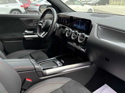 Mercedes-Benz GLA  200 d