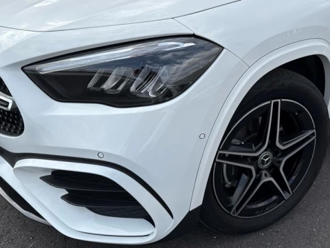 Mercedes-Benz GLA  200 d