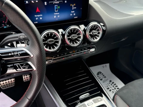Mercedes-Benz GLA  200 d