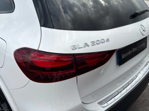 Mercedes-Benz GLA  200 d