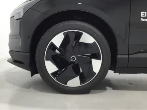 Volvo EX30 Single Motor Extended Range Ultra Auto