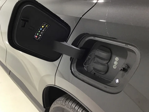 Volvo EX30 Single Motor Extended Range Ultra Auto