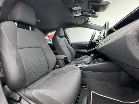 Toyota Corolla 1.8 125H ACTIVE TECH E-CVT