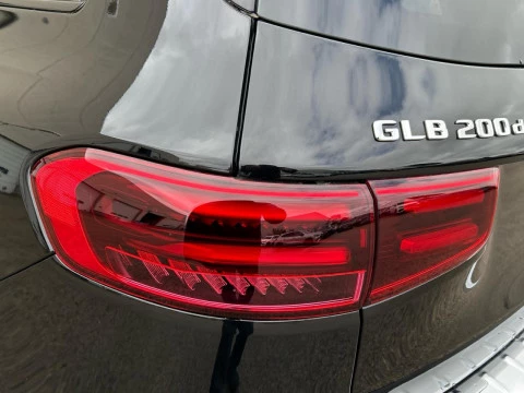Mercedes-Benz GLB  200 d