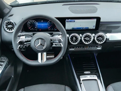 Mercedes-Benz GLB  200 d