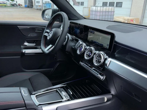 Mercedes-Benz GLB  200 d