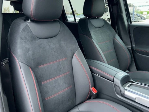 Mercedes-Benz GLB  200 d