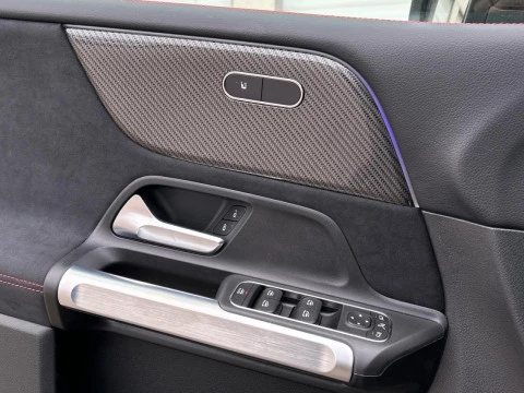 Mercedes-Benz GLB  200 d