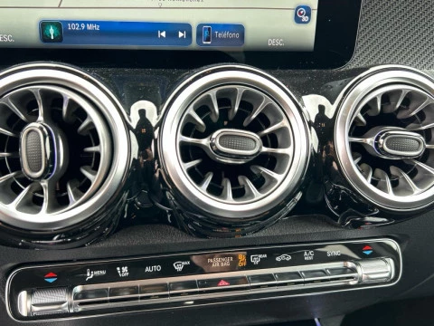 Mercedes-Benz GLB  200 d