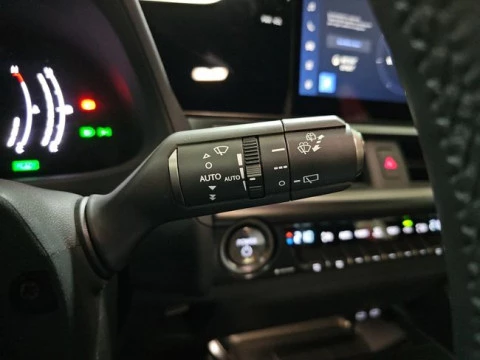 Lexus UX 2.0 300h UX Plus
