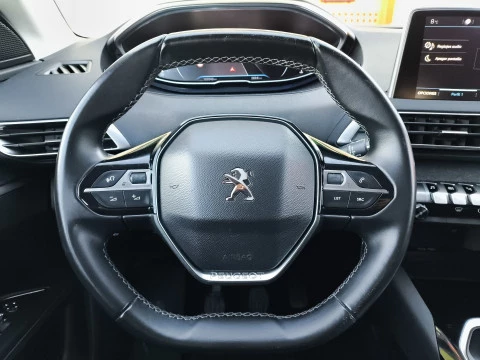 Peugeot 5008 PureTech 130 SANDS Allure 96 kW (130 CV)