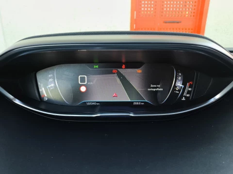 Peugeot 5008 PureTech 130 SANDS Allure 96 kW (130 CV)