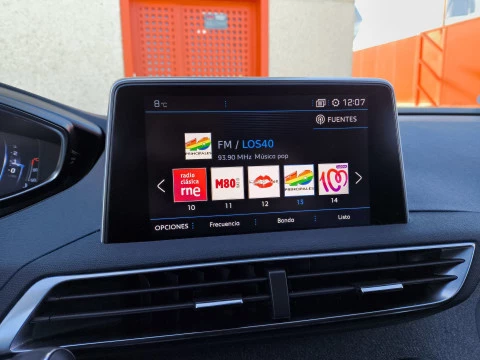 Peugeot 5008 PureTech 130 SANDS Allure 96 kW (130 CV)