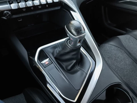 Peugeot 5008 PureTech 130 SANDS Allure 96 kW (130 CV)