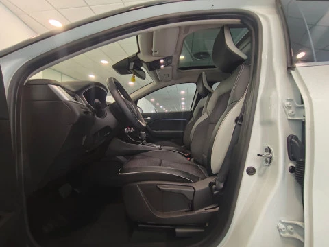 Renault Captur Fast Track E-TECH PHEV 160cv