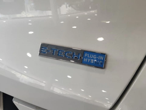 Renault Captur Fast Track E-TECH PHEV 160cv