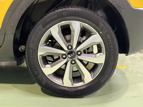 Kia Stonic 1.0 T-GDi MHEV Drive iMT 74 kW (100 CV)