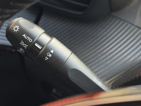 Peugeot 208 PureTech 100 Allure 75 kW (100 CV)