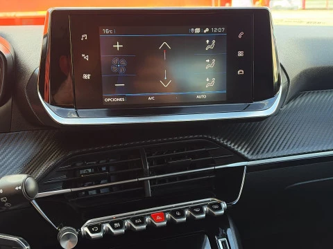 Peugeot 208 PureTech 100 Allure 75 kW (100 CV)