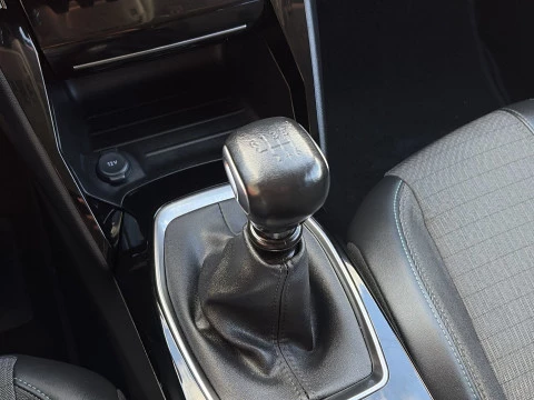 Peugeot 208 PureTech 100 Allure 75 kW (100 CV)