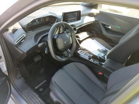 Peugeot e-2008 Eléctrico Allure 136 (100kW)