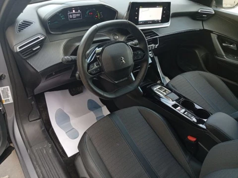 Peugeot e-2008 Eléctrico Allure 136 (100kW)