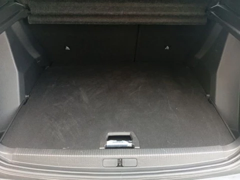 Peugeot e-2008 Eléctrico Allure 136 (100kW)