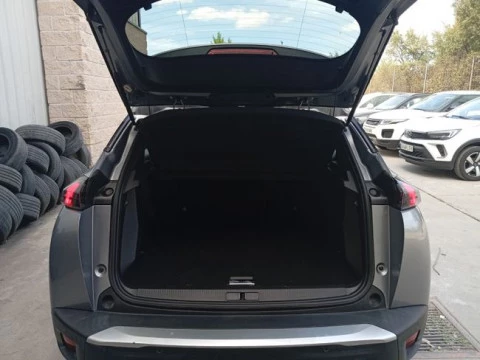 Peugeot e-2008 Eléctrico Allure 136 (100kW)