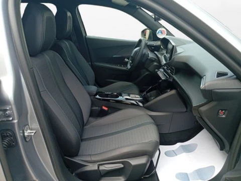 Peugeot e-2008 Eléctrico Allure 136 (100kW)