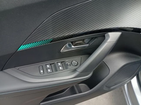 Peugeot e-2008 Eléctrico Allure 136 (100kW)